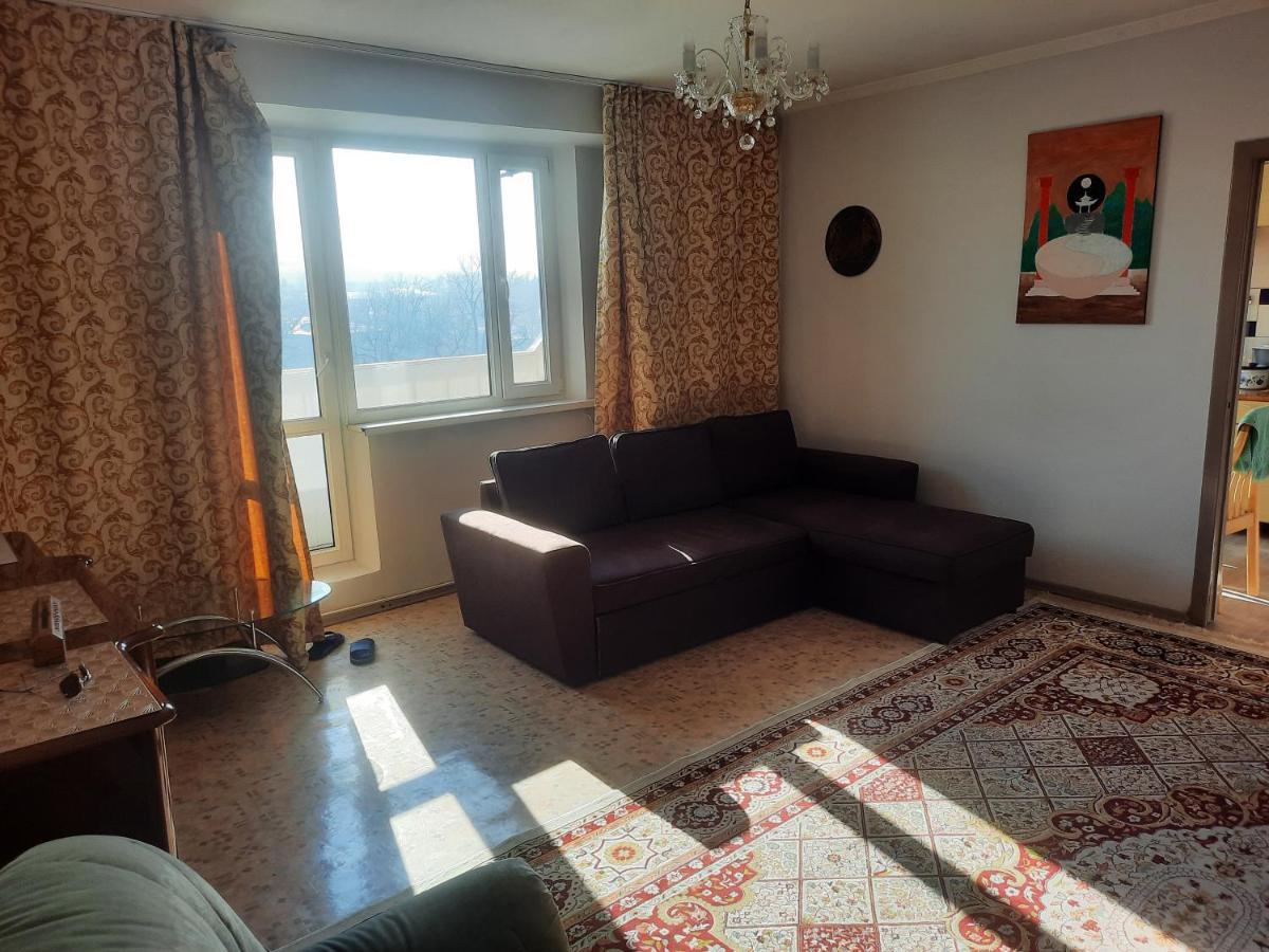 Apartment Shevchenko Panfilova Алмати Екстер'єр фото